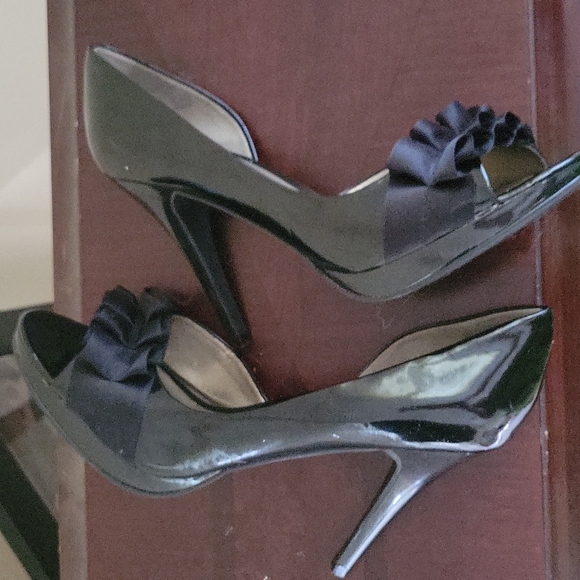 Carlos Santana "Pretty" patent leather stilettos - Picture 5 of 7